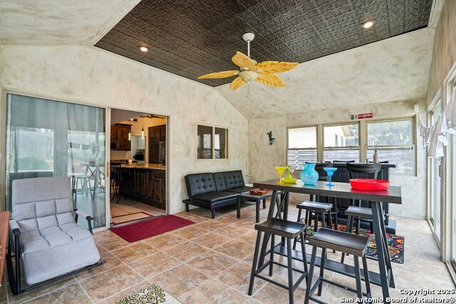 Image 25 of 32 For 5323 Cerro Vista