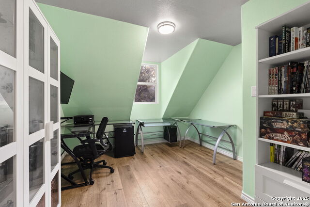 Image 19 of 48 For 9119 Cap Mountain Dr