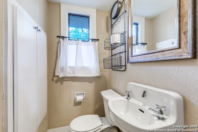 Image 15 of 28 For 567 Donaldson