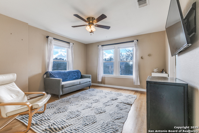 Image 16 of 28 For 567 Donaldson