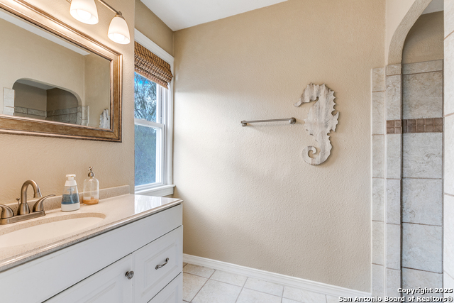 Image 18 of 28 For 567 Donaldson