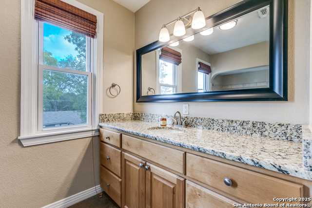 Image 22 of 28 For 567 Donaldson