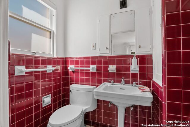 Image 11 of 42 For 239 Belvidere