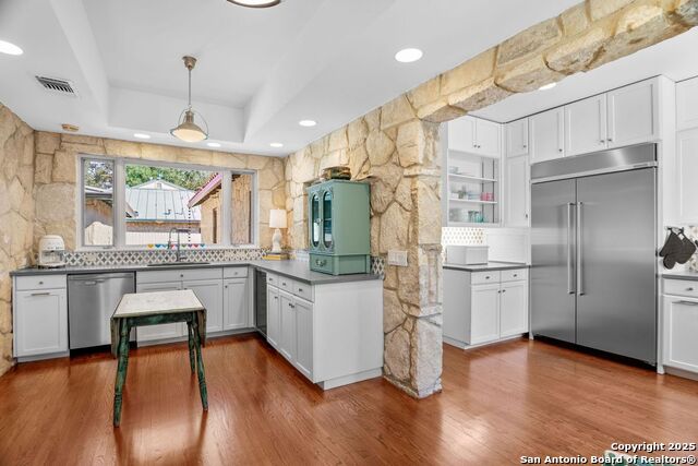 Image 22 of 42 For 239 Belvidere