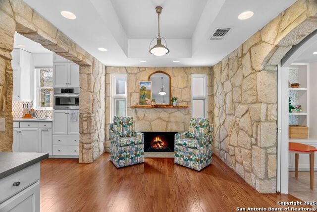 Image 23 of 42 For 239 Belvidere