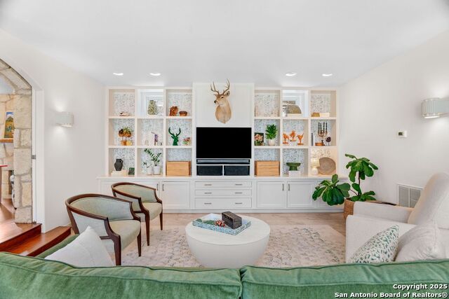 Image 27 of 42 For 239 Belvidere