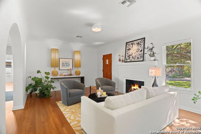 Image 7 of 42 For 239 Belvidere