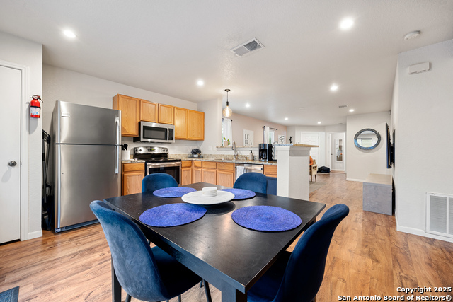 Image 10 of 25 For 134 Arrow Oaks