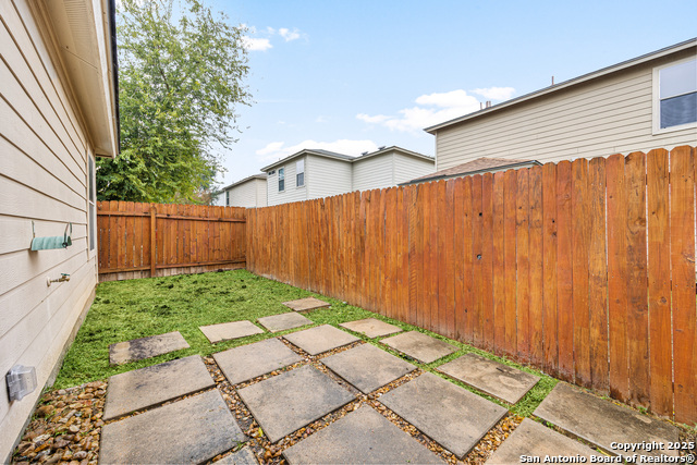 Image 19 of 25 For 134 Arrow Oaks