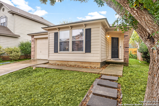 Image 3 of 25 For 134 Arrow Oaks