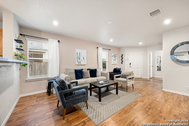 Image 6 of 25 For 134 Arrow Oaks