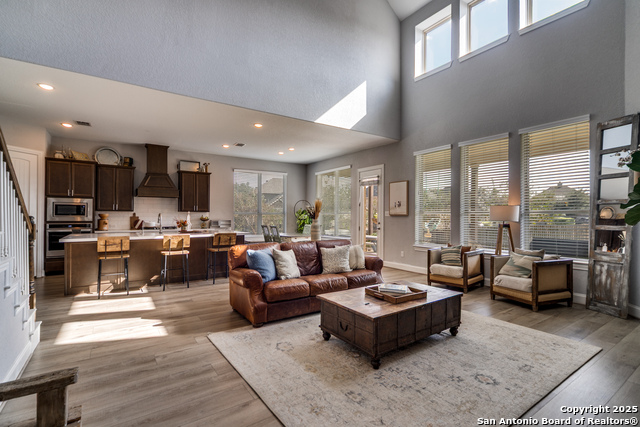 Image 11 of 35 For 121 Stablewood Ct