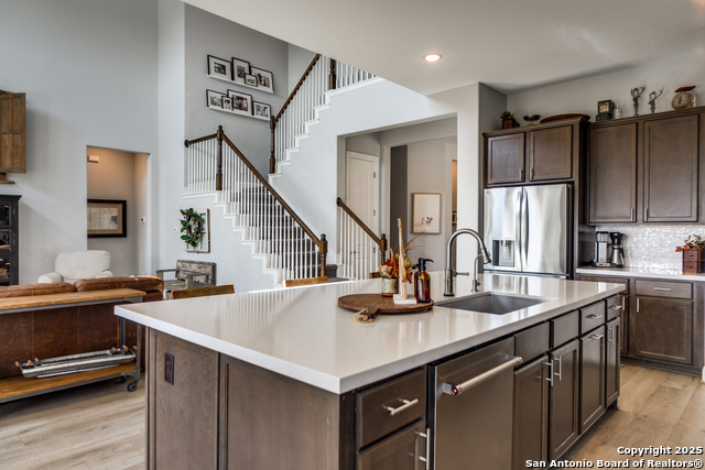 Image 14 of 35 For 121 Stablewood Ct