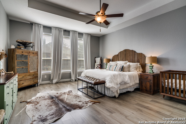 Image 16 of 35 For 121 Stablewood Ct