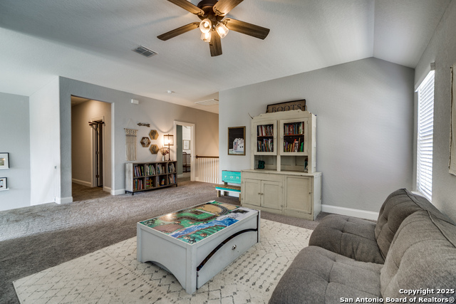 Image 21 of 35 For 121 Stablewood Ct