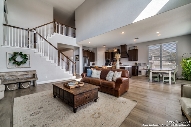 Image 3 of 35 For 121 Stablewood Ct