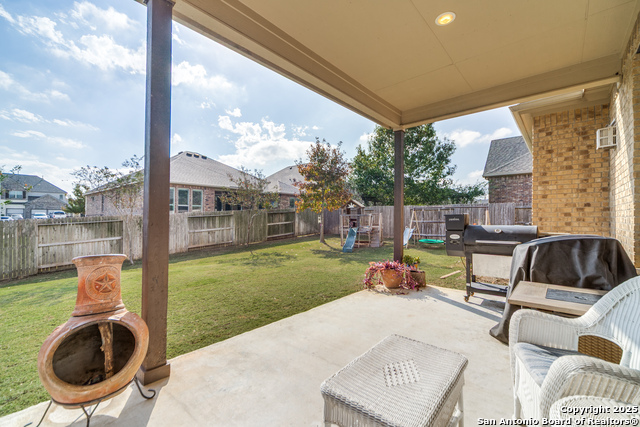 Image 31 of 35 For 121 Stablewood Ct