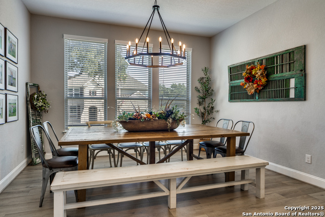 Image 7 of 35 For 121 Stablewood Ct