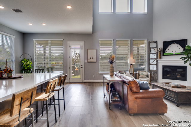 Image 8 of 35 For 121 Stablewood Ct