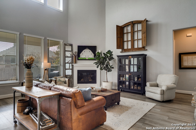 Image 9 of 35 For 121 Stablewood Ct