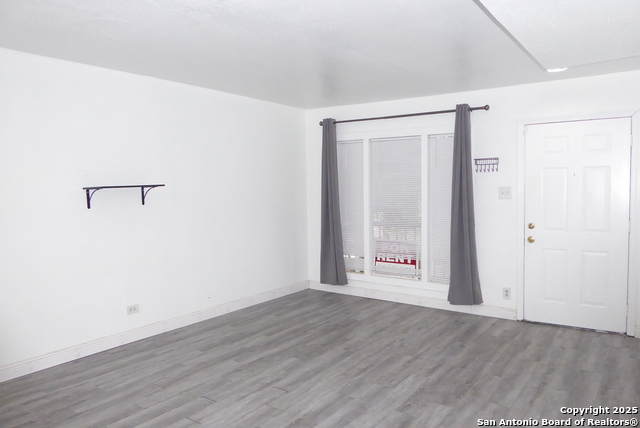 Image 5 of 17 For 255 Rampart E 211