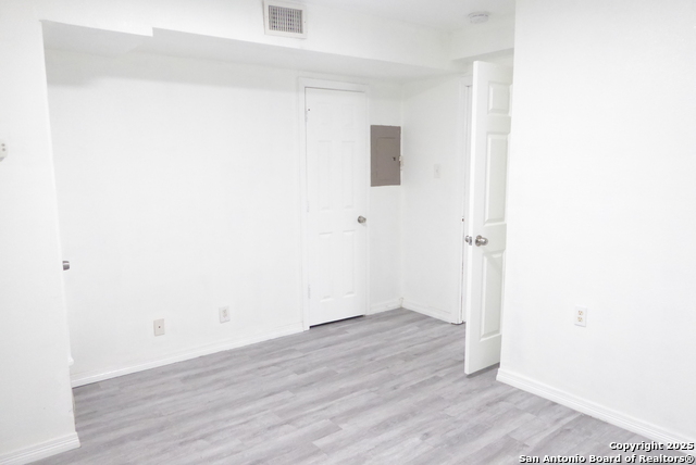 Image 9 of 17 For 255 Rampart E 211