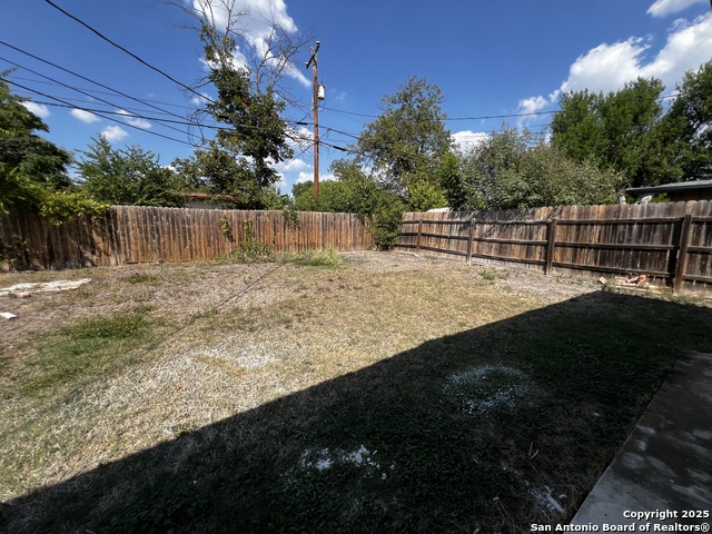 Image 16 of 23 For 507 Gilbert