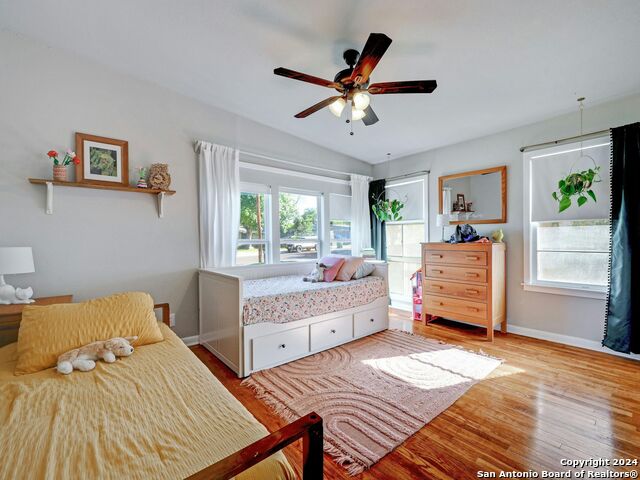 Listing photo id 8 for 354 Maplewood Lane