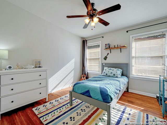 Listing photo id 9 for 354 Maplewood Lane