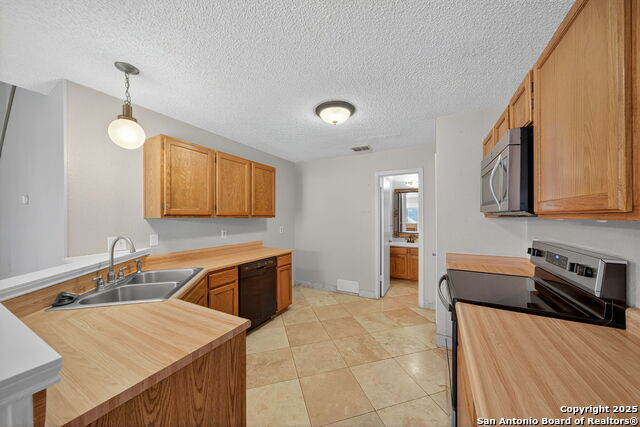 Image 10 of 24 For 13610 Forest Rock