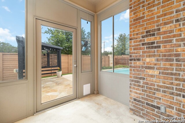 Listing photo id 13 for 8803 Shady Mountain