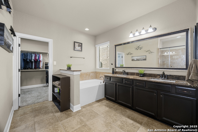 Image 24 of 57 For 11715 Violet Cove