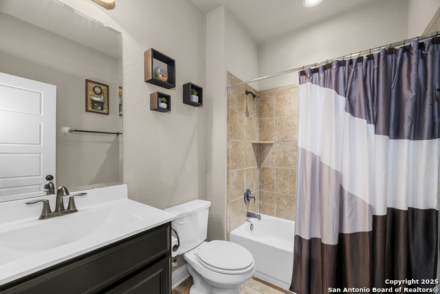 Image 30 of 57 For 11715 Violet Cove