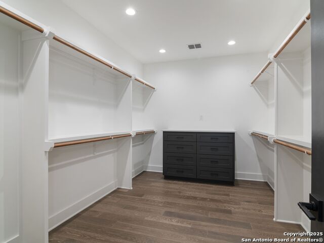 Image 27 of 47 For 35 Dominion Heights