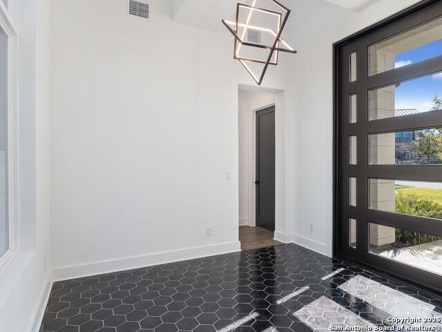 Image 3 of 47 For 35 Dominion Heights