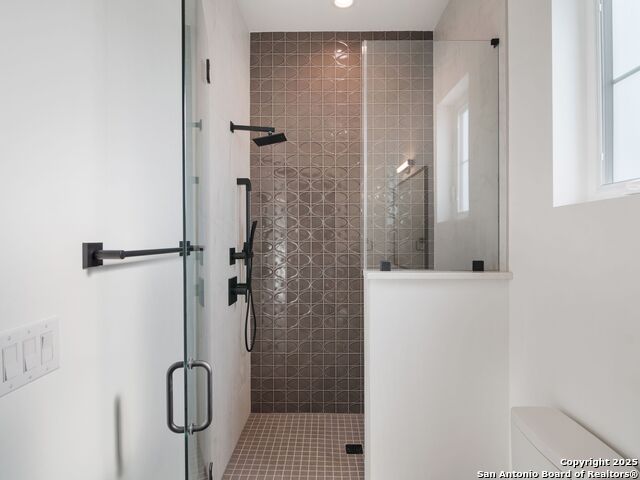 Image 33 of 47 For 35 Dominion Heights