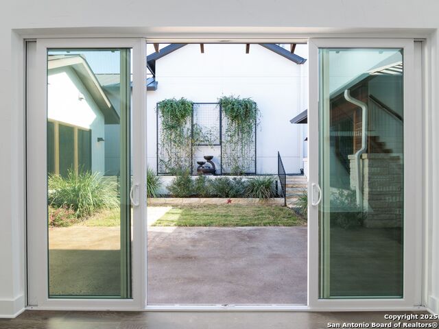 Image 37 of 47 For 35 Dominion Heights