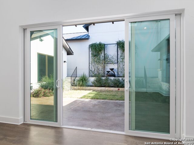 Image 38 of 47 For 35 Dominion Heights