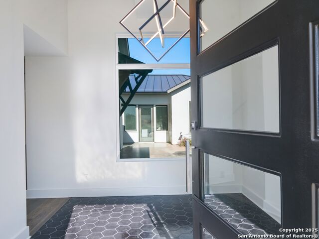 Image 4 of 47 For 35 Dominion Heights