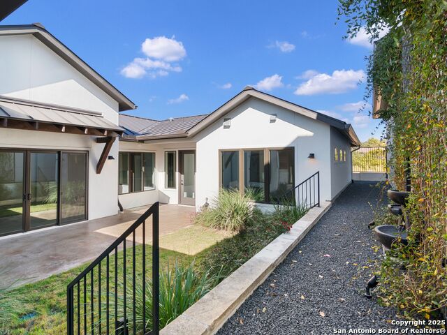 Image 40 of 47 For 35 Dominion Heights