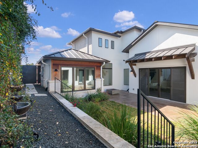 Image 41 of 47 For 35 Dominion Heights