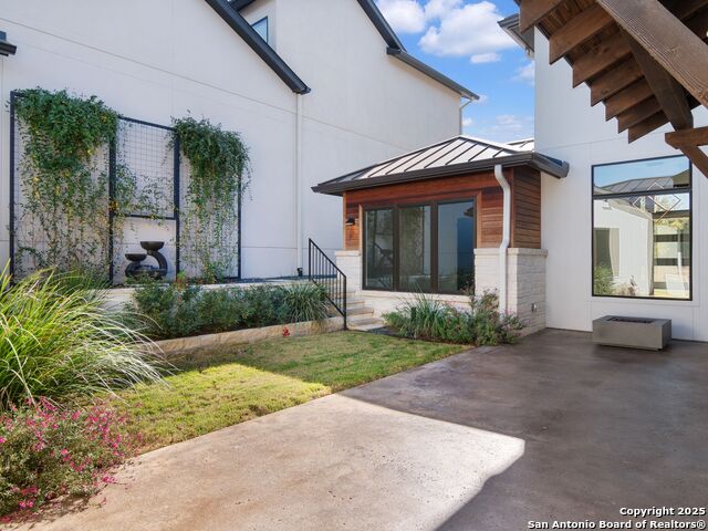 Image 43 of 47 For 35 Dominion Heights