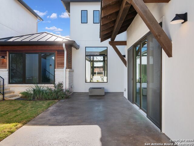 Image 44 of 47 For 35 Dominion Heights