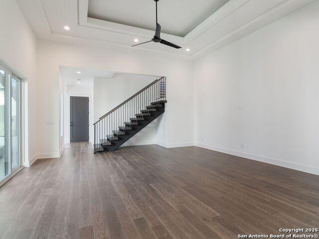 Image 7 of 47 For 35 Dominion Heights