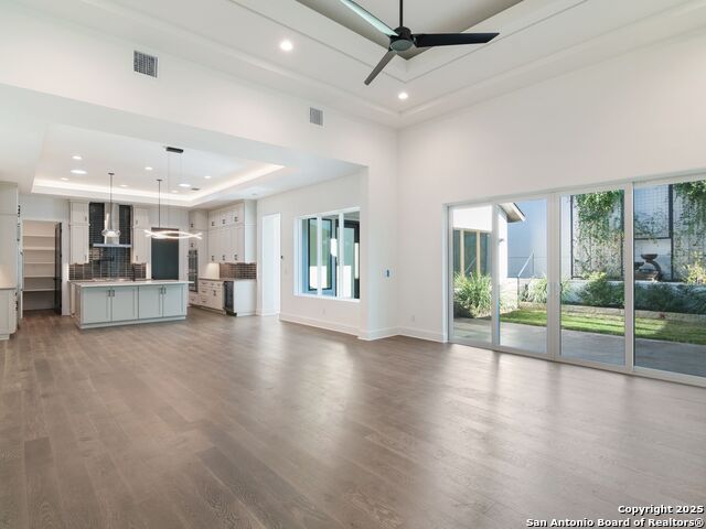 Image 9 of 47 For 35 Dominion Heights