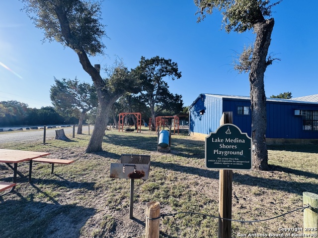 Listing photo id 11 for 205 Center Point Rd.