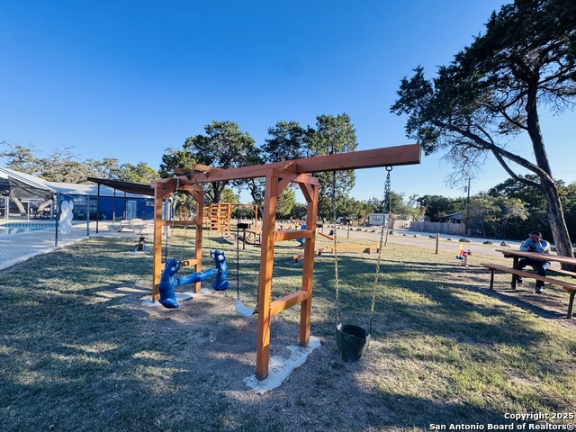 Listing photo id 18 for 205 Center Point Rd.