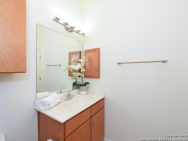 Image 13 of 30 For 7342 Oak Manor  1303