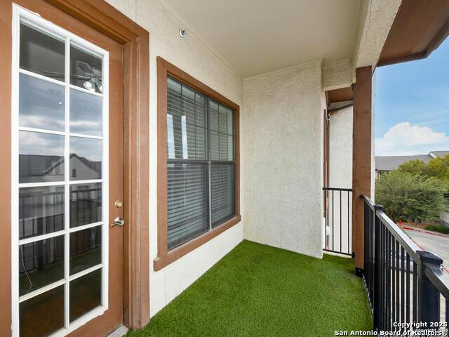 Image 16 of 30 For 7342 Oak Manor  1303