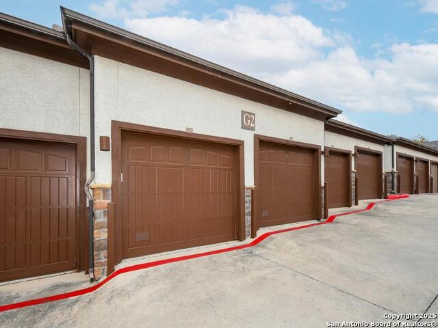 Image 25 of 30 For 7342 Oak Manor  1303